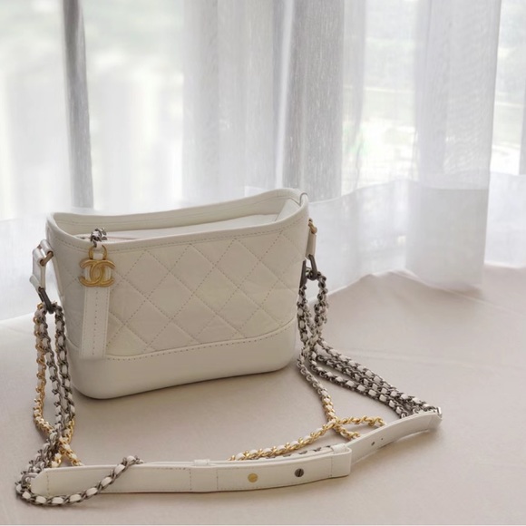 CHANEL Handbags - 💗 CHANEL Gabrielle White Small